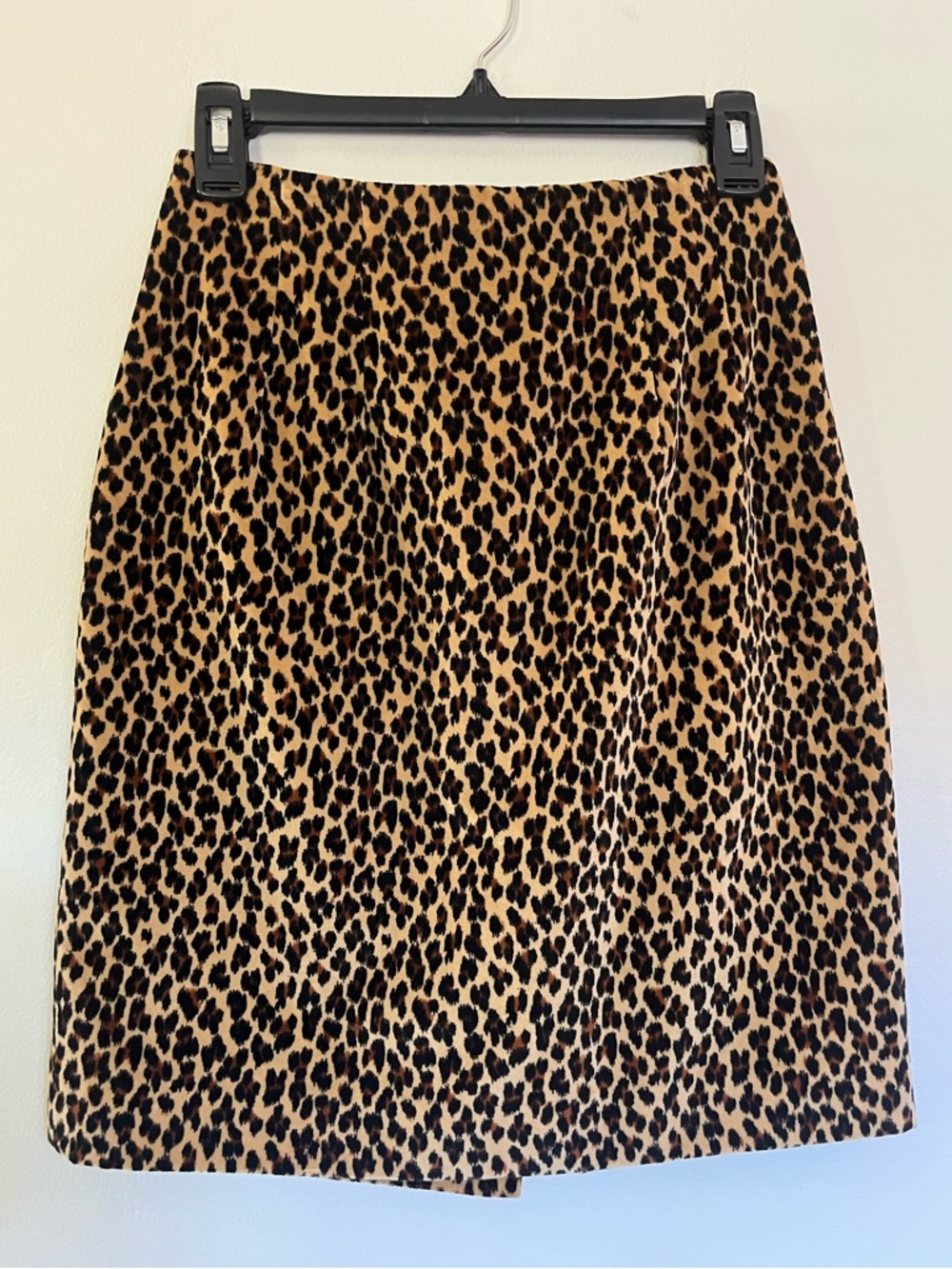 Vintage 90’s velvet leopard print skirt